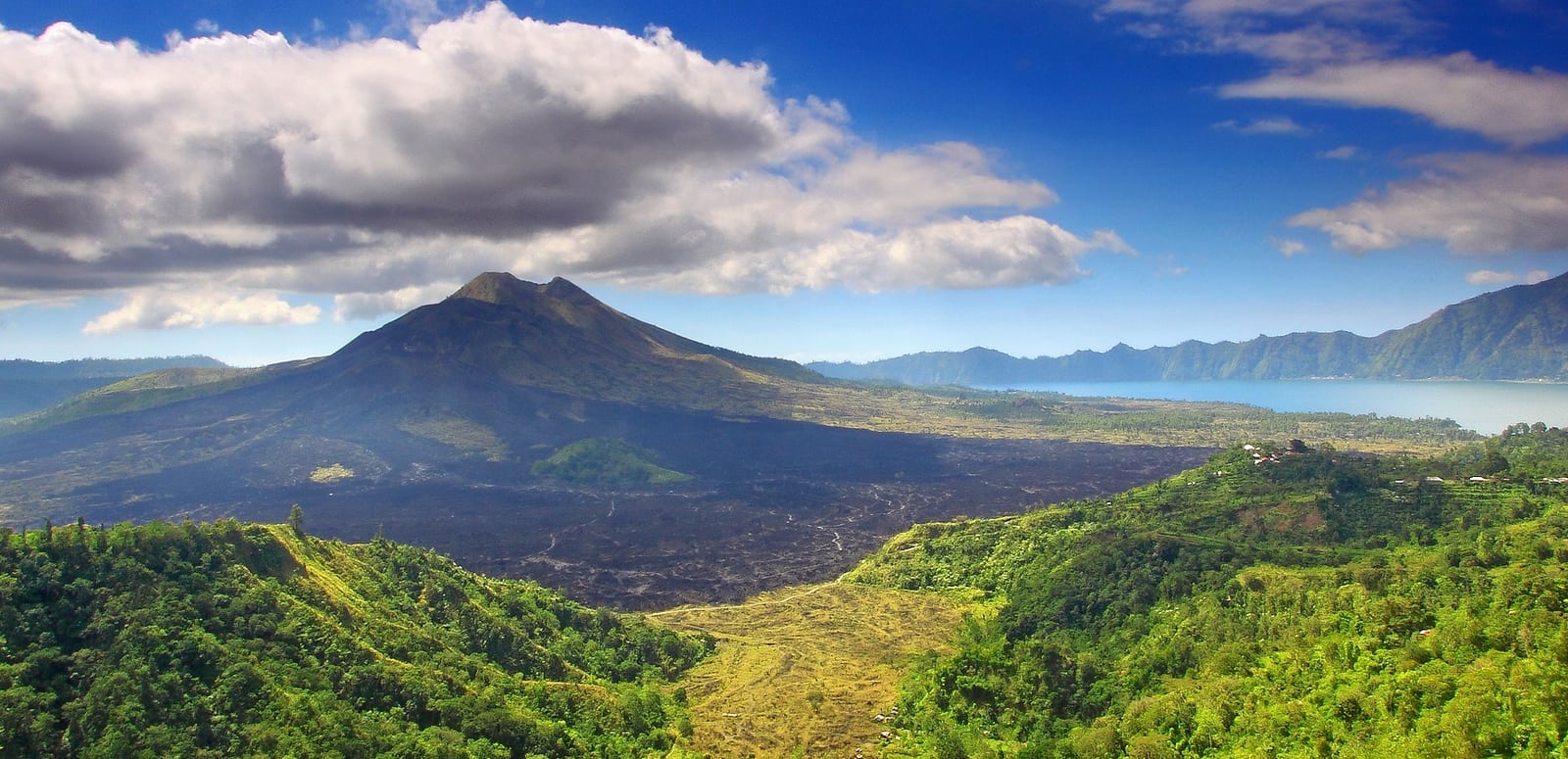 Nikmati Pemandangan Gunung dan Danau Batur Yang Menakjubkan 